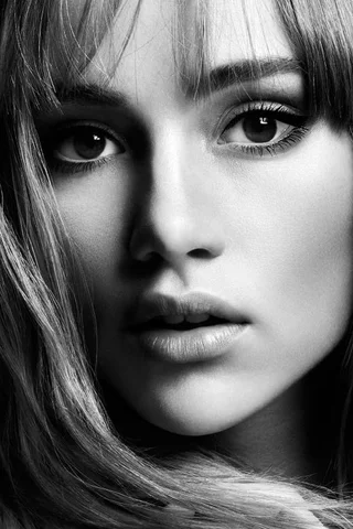Suki Waterhouse is The New Face of Burberry Eyes | Rostro de mujer, Retrato de belleza, Belleza