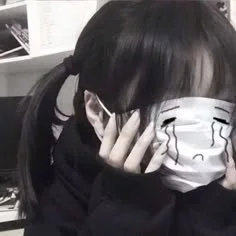 黑发与绘图口罩