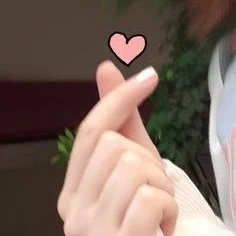 Finger Heart with a Pink Accent