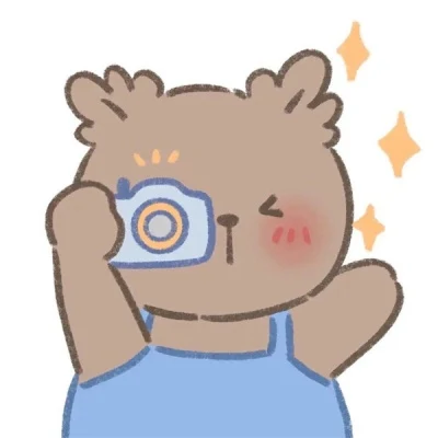 Bunny and Bear Taking Photos — Matching Avatars · Derecha