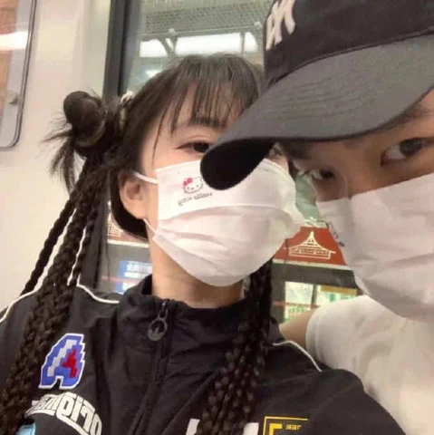 Matching Black Caps and Face Masks — Matching Avatars · Left