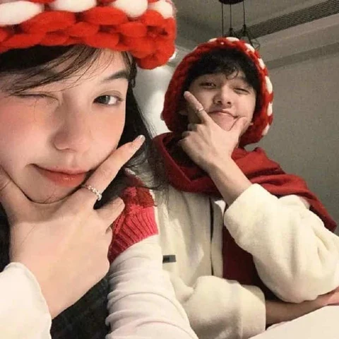 Red Hats and Playful Couple Portraits — Matching Avatars · Right
