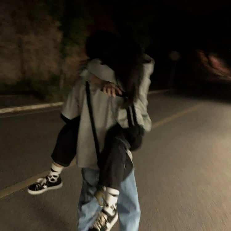 路灯下抱抱 · 配套头像 · 右图