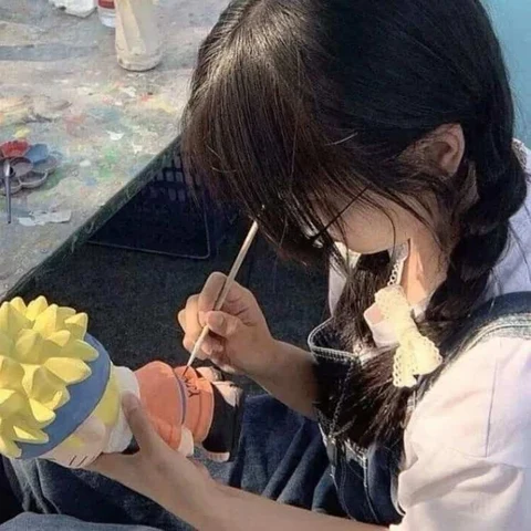 Making Tiny Paintings Together — Matching Avatars · Right