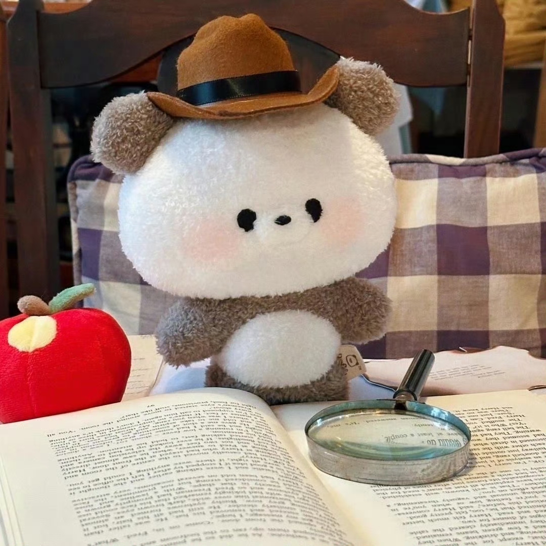 Bunny and Bear at a Checkered Dining Table — Matching Avatars · Derecha