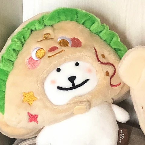 Plush Friends in Fried-Egg and Lettuce Hats — Matching Avatars · Derecha