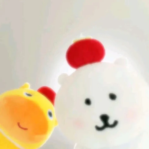 Little Chicken Plush Close-Ups — Matching Avatars · Izquierda