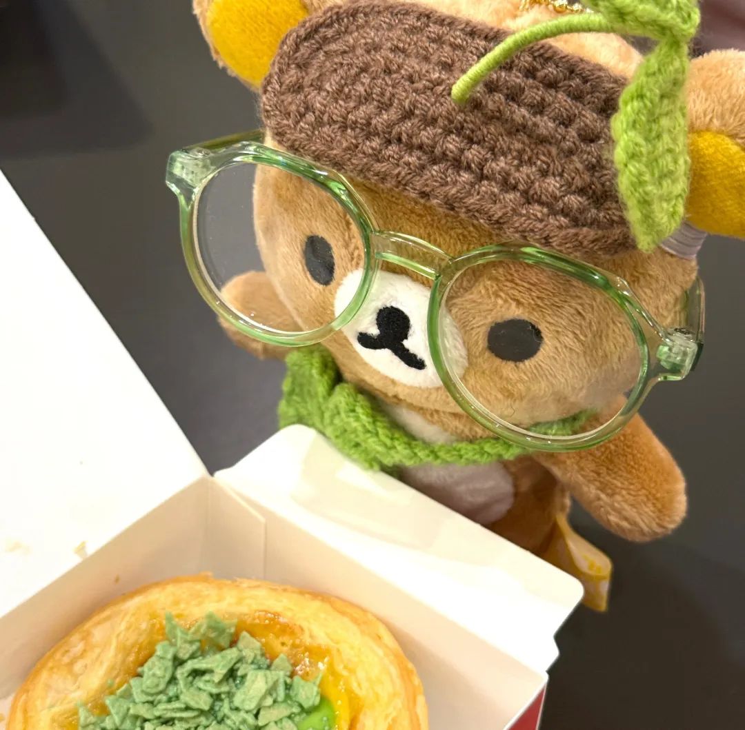 Glasses-Wearing Bear Plushies with Little Pies — Matching Avatars · Right