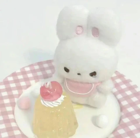 Bunny and Cat Plushies at Afternoon Tea — Matching Avatars · Izquierda