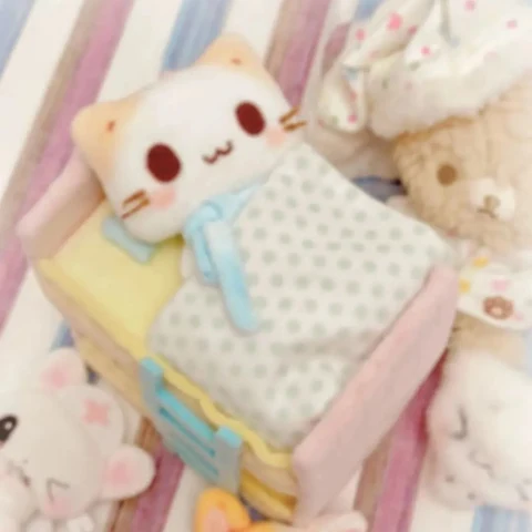 Bunny and Bear in Tiny Bunk Beds — Matching Avatars · Izquierda