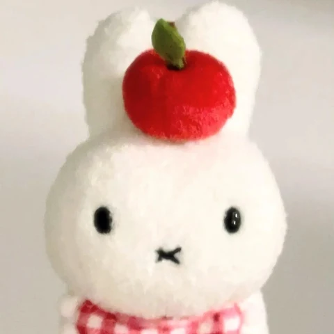 Miffy — Apple Hats and Red Glasses · Izquierda
