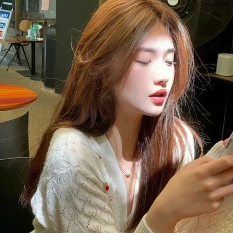 At a Cafe · S280
