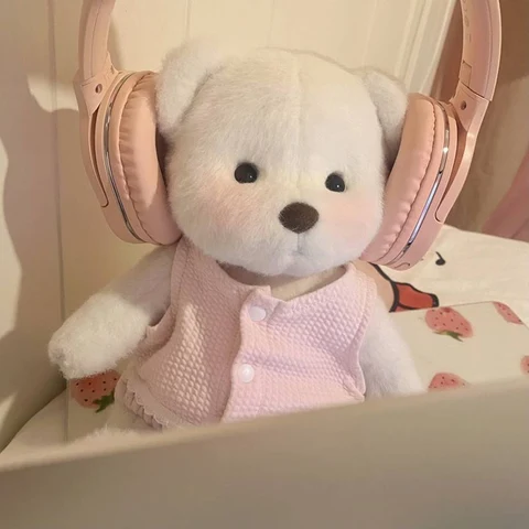 Bear with Pink Headphones · S402